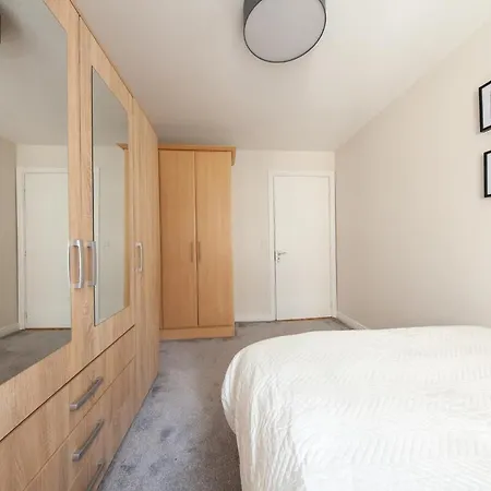 Exquisite And Modern 2bed In Centre Apartment
