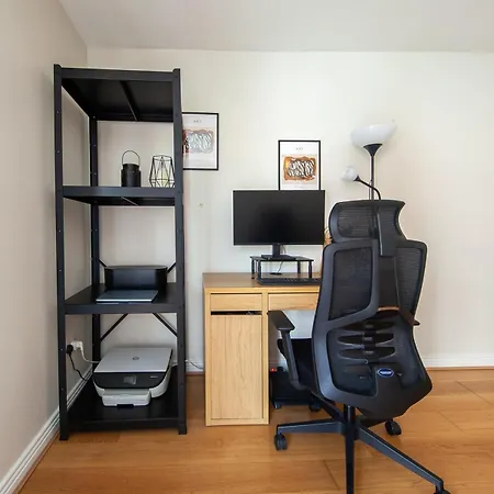 Exquisite And Modern 2bed In Centre Apartment *