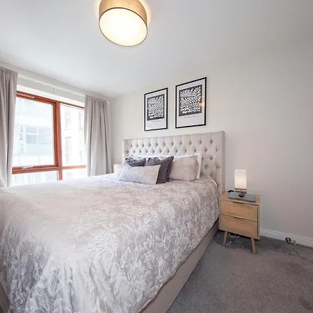 Exquisite And Modern 2bed In Centre *